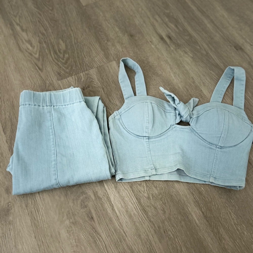 Light Blue Denim Crop Top and Pants Set
Never used, has tags